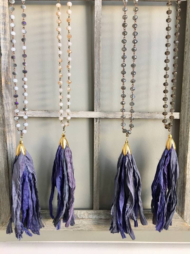 Lila Boho Sari Seide Quaste Halskette von LondonAmayaJewelry