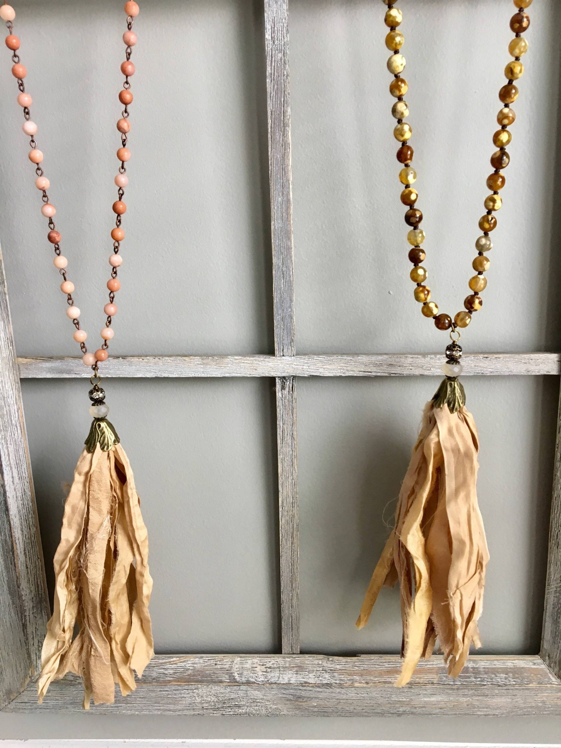 Papaya Boho Seide Sari Quaste Halskette Papaya Boho Seide Sari Quaste Halskette von LondonAmayaJewelry