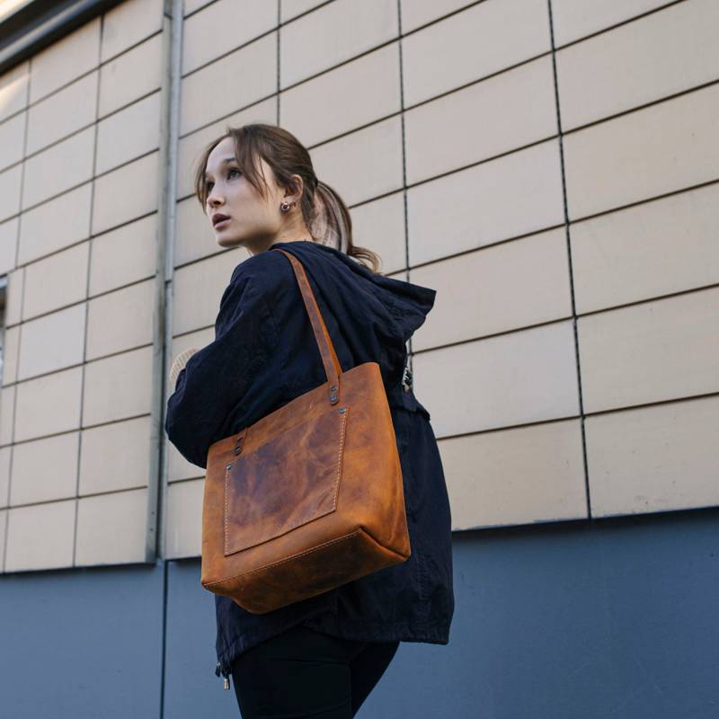 Handgefertigte Tasche Aus Abgenutztem Leder Vintage Shopper von LoneDeerLeatherEU