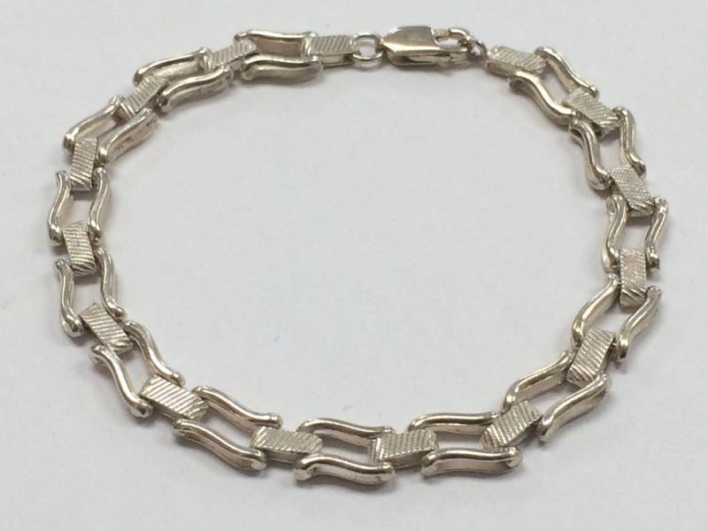 Vintage Sterling Silber 7, 5" Einzigartiges Gliederarmband Traumhaft Vintage Sterling Silber 7, 5" Einzigartiges Gliederarmband Traumhaft von LongIslandGOLD