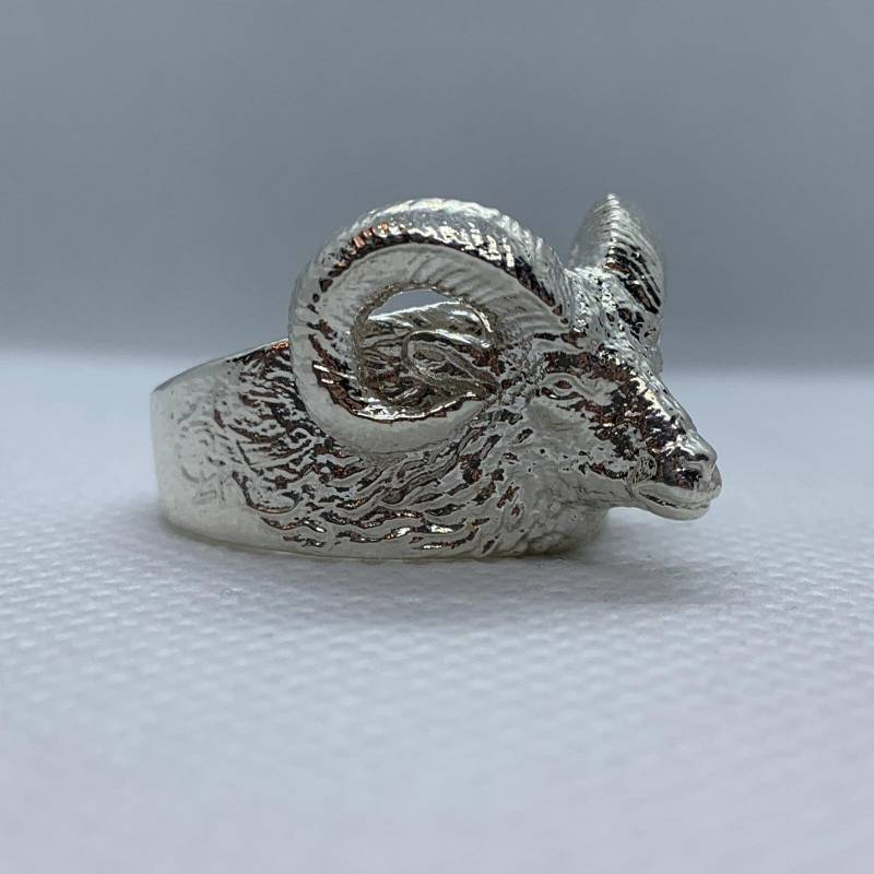 Raging Ram Ring 10K/14K/18K Weiß, Gelb, Rose, Grün Gold Vergoldet & Silber Tier Bighorn Schaf Jäger Sternzeichen Widder Männer Daumen Geschenk von LoniDesignGroup