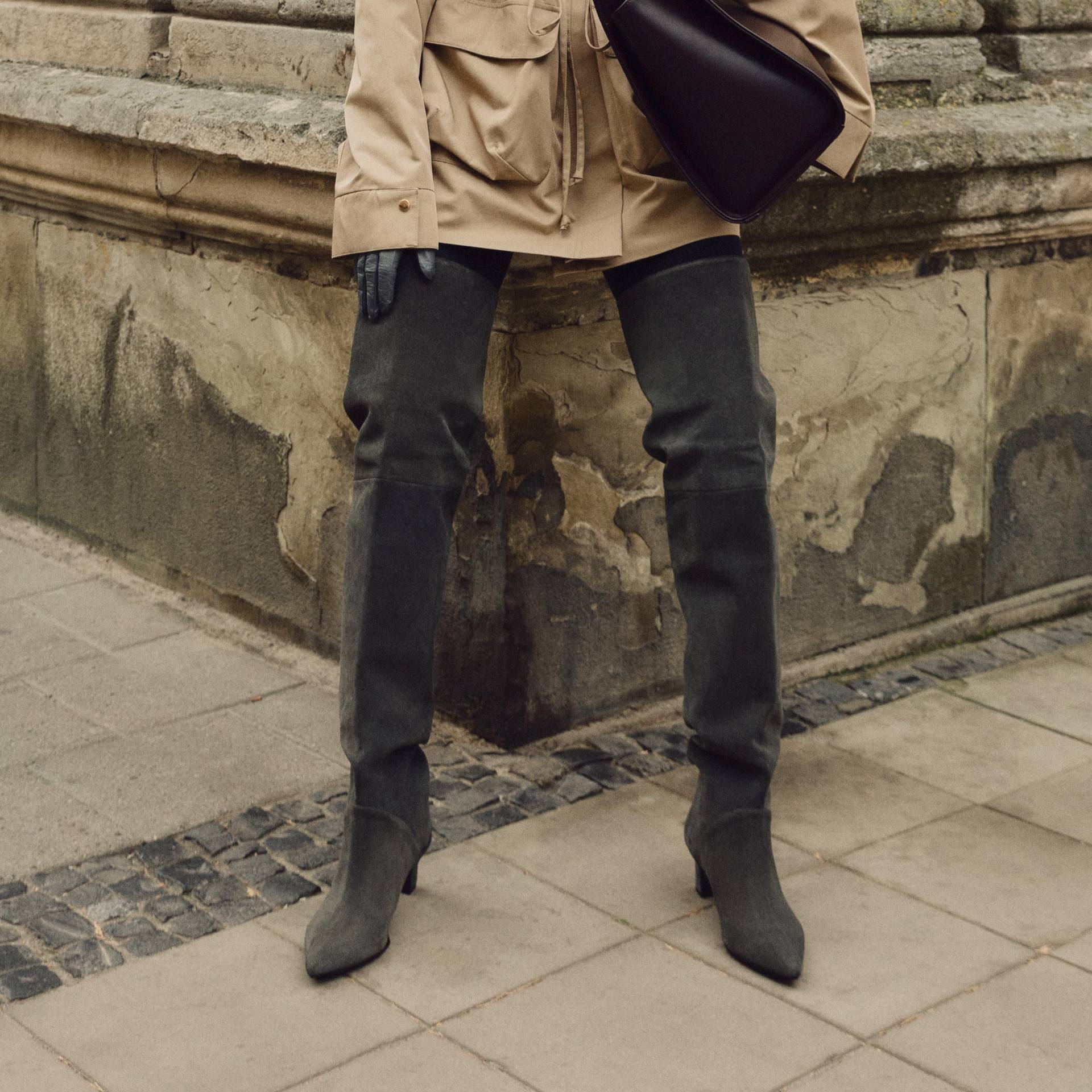 Dunkelgrüne Oberschenkel Hohe Stiefel Mit Kätzchenferse, Frauen Overknee-Stiefel Spitze Zeh, Wildleder Über Dem Knie Slouchy Low Slim Heel Dunkelgrüne Oberschenkel Hohe Stiefel Mit Kätzchenferse, Frauen Overknee-Stiefel Spitze Zeh, Wildleder Über Dem Knie Slouchy Low Slim Heel von LookieAtelier