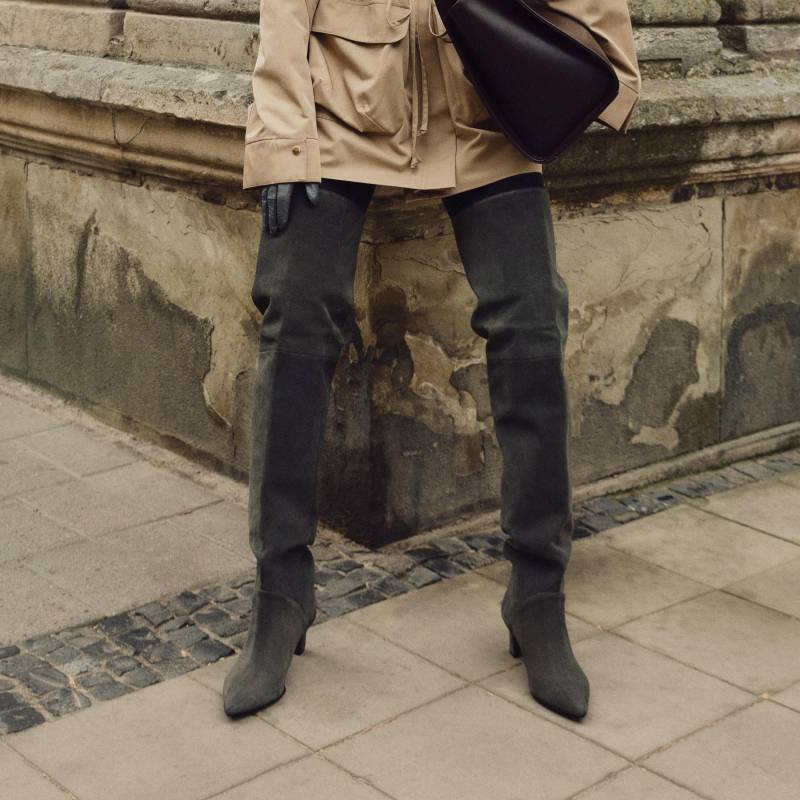 Dunkelgrüne Oberschenkel Hohe Stiefel Mit Kätzchenferse, Frauen Overknee-Stiefel Spitze Zeh, Wildleder Über Dem Knie Slouchy Low Slim Heel Dunkelgrüne Oberschenkel Hohe Stiefel Mit Kätzchenferse, Frauen Overknee-Stiefel Spitze Zeh, Wildleder Über Dem Knie Slouchy Low Slim Heel von LookieAtelier