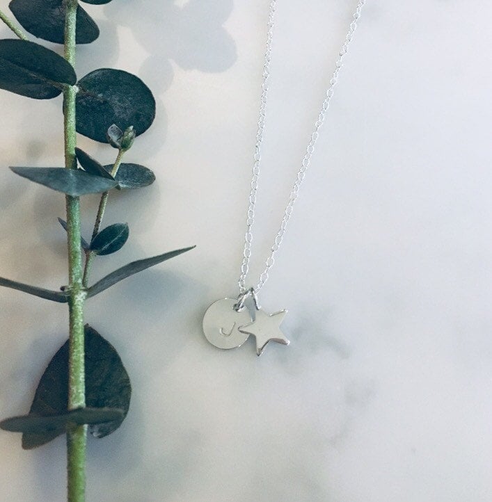 Personalisierte Halskette Mit Sterling Silber Initial Und Stern Personalisierte Halskette Mit Sterling Silber Initial Und Stern von Loollerybylocket