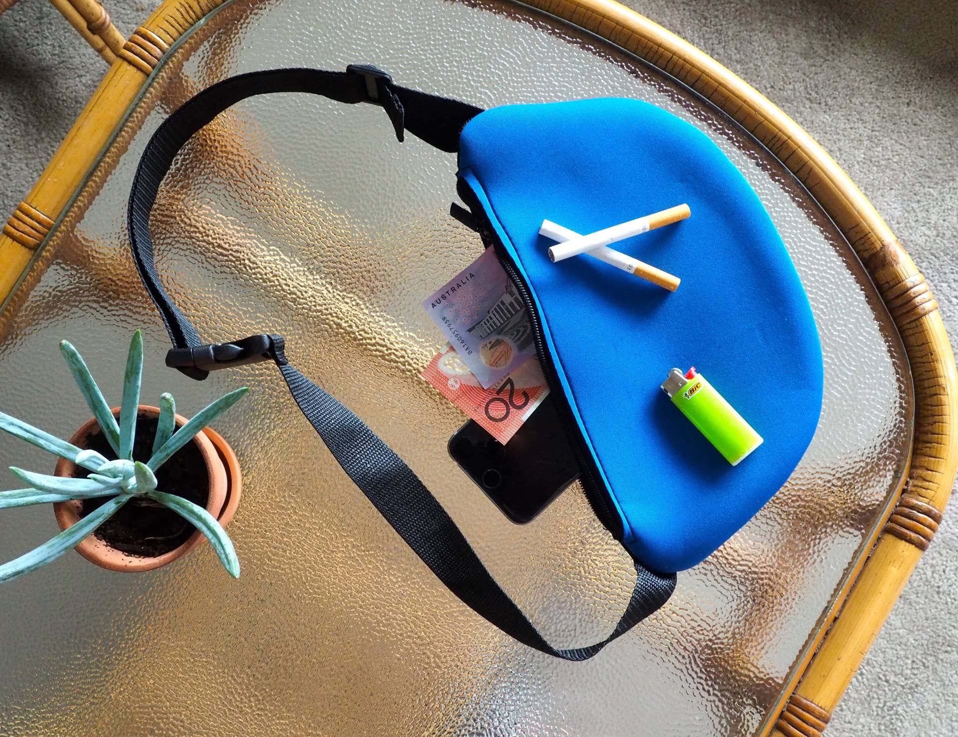 Neopren Bauchtasche - Power Blue von LoopsAustralia