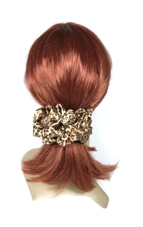 Leopard Print Scrunchie Extra Full Animal Satin Retro Cheetah 90Er Jahre Leopard Print Scrunchie Extra Full Animal Satin Retro Cheetah 90Er Jahre von LooptheLoop