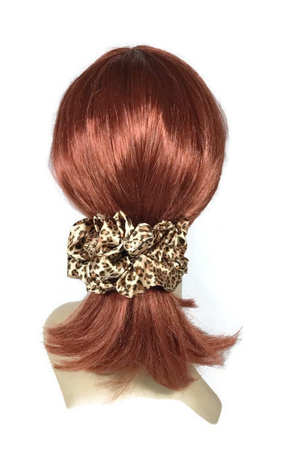 Leopard Print Scrunchie Extra Full Animal Satin Retro Cheetah 90Er Jahre von LooptheLoop