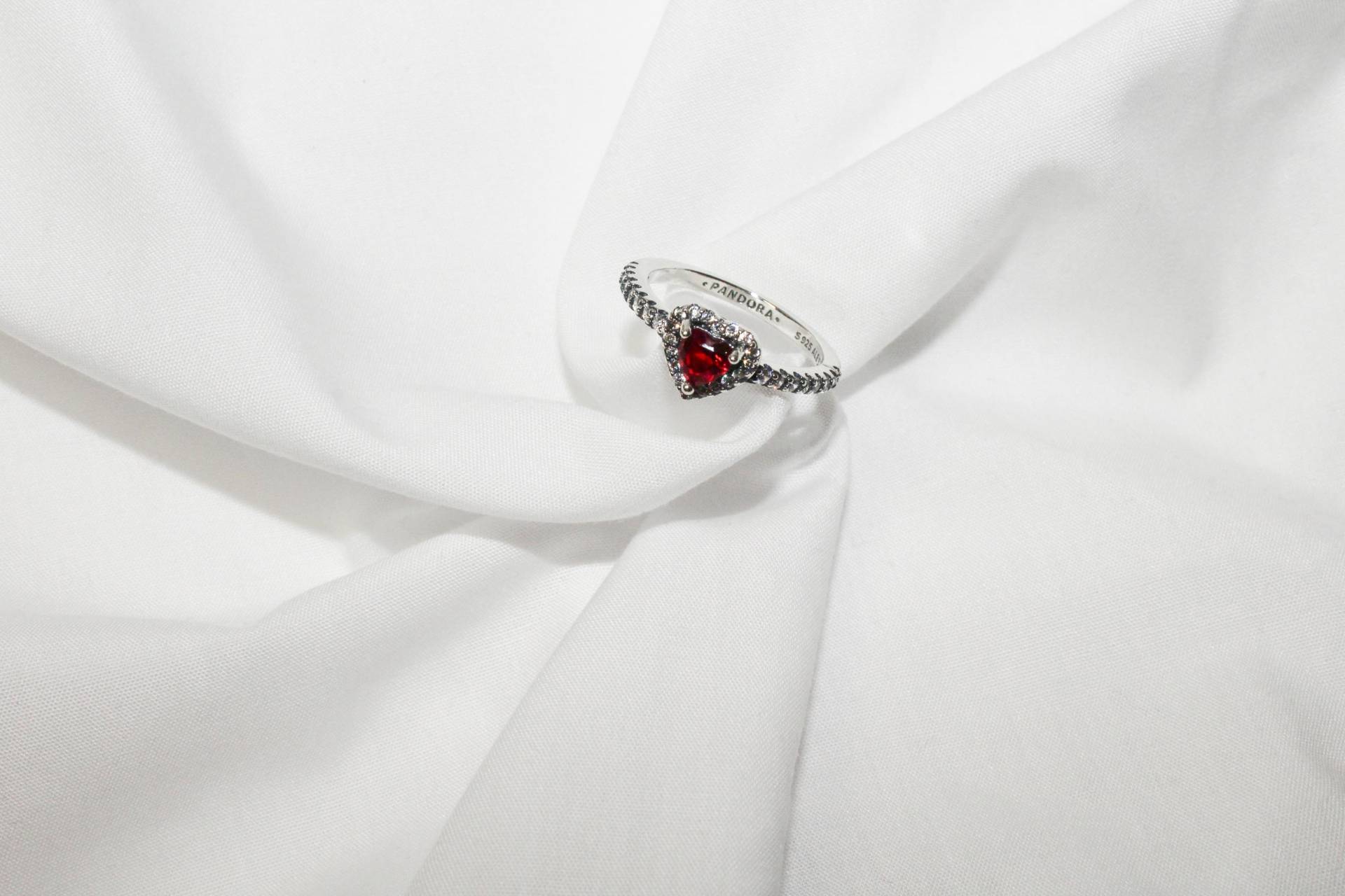 Pandora-Inspirierter Ausgeprägter Ring Mit Rotem Herz - Valentinstag Und Jahrestag Geschenk, Sterlingsilber 925 Versprechens Für Sie Pandora-Inspirierter Ausgeprägter Ring Mit Rotem Herz - Valentinstag Und Jahrestag Geschenk, Sterlingsilber 925 Versprechens Für Sie von LooveDE
