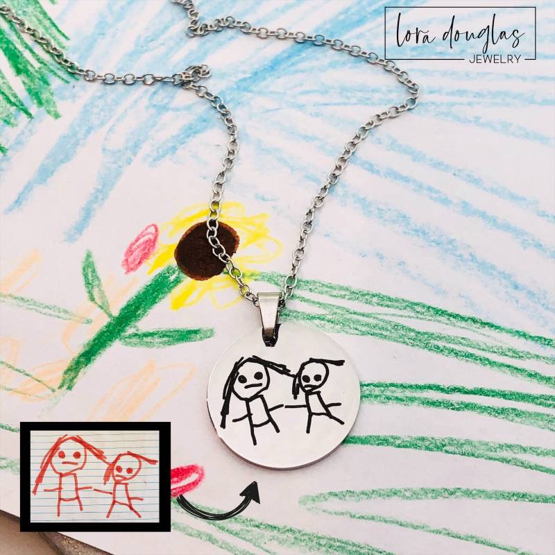 Benutzerdefinierte Kind Kunst Schmuck, Gravieren Sie Die Zeichnung Oder Doodle Ihres Kindes Auf Silber, Gold Rosegold Edelstahl Anhänger, Halskette Benutzerdefinierte Kind Kunst Schmuck, Gravieren Sie Die Zeichnung Oder Doodle Ihres Kindes Auf Silber, Gold Rosegold Edelstahl Anhänger, Halskette von LoraDouglasJewelry