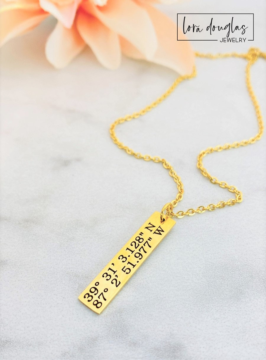 Benutzerdefinierte Koordinaten Halskette, Personalisierte Breitengrad-Längengrad Edelstahl-stäbchen-Halskette Mit 24-Zoll-Kette, Silber, Gold Oder Benutzerdefinierte Koordinaten Halskette, Personalisierte Breitengrad-Längengrad Edelstahl-stäbchen-Halskette Mit 24-Zoll-Kette, Silber, Gold Oder von LoraDouglasJewelry