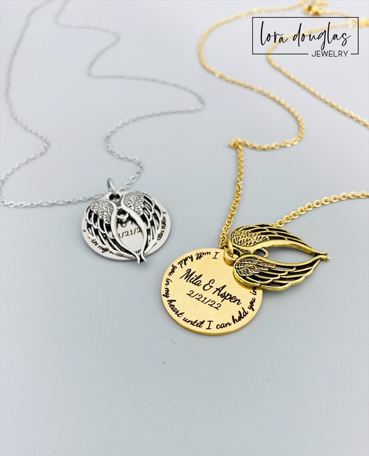 Engelsflügel Halskette, Ich Werde Dich in Meinem Herzen Halten Bis Im Himmel Kann, Silber Oder Gold 24-Zoll-Halskette Mit Ihrem Text Personalisiert Engelsflügel Halskette, Ich Werde Dich in Meinem Herzen Halten Bis Im Himmel Kann, Silber Oder Gold 24-Zoll-Halskette Mit Ihrem Text Personalisiert von LoraDouglasJewelry