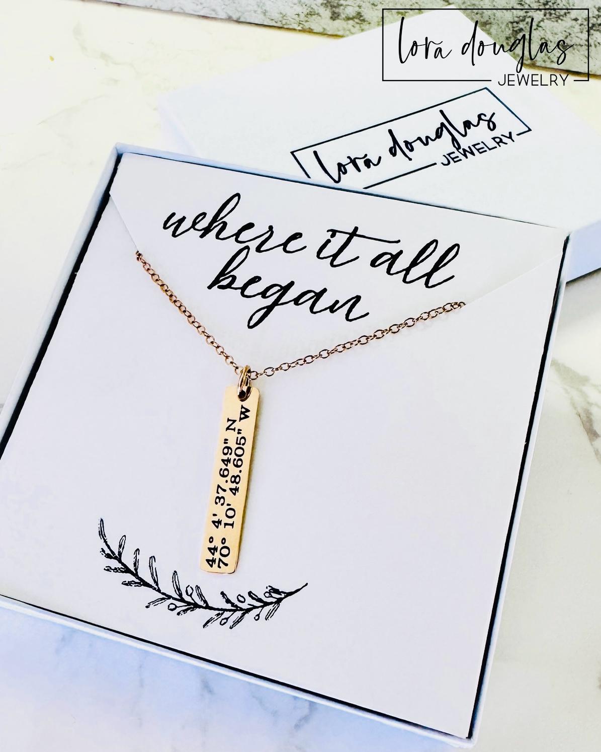 Personalisierte Koordinaten Halskette, Benutzerdefinierte Breitengrad Längengrad Auf Gold, Roségold Oder Silber Edelstahl, Wo Alles Begann Personalisierte Koordinaten Halskette, Benutzerdefinierte Breitengrad Längengrad Auf Gold, Roségold Oder Silber Edelstahl, Wo Alles Begann von LoraDouglasJewelry