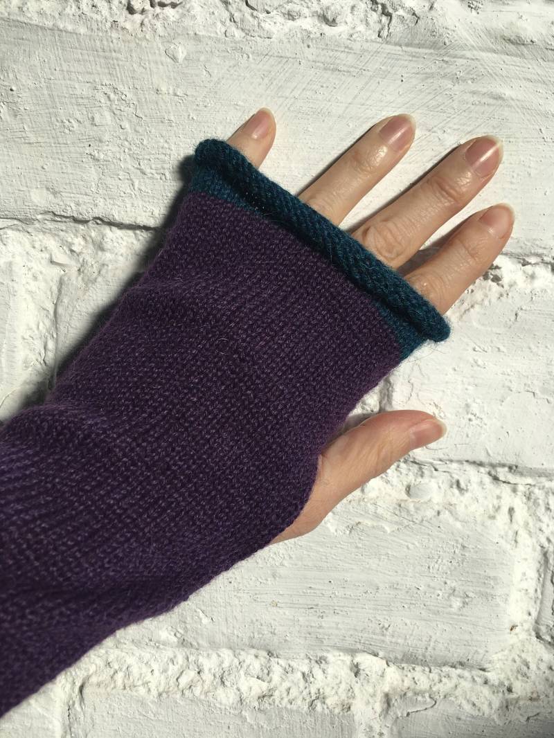Lila Handschuhe, Alpaka Violette Armstulpen, Ultraviolett Handstulpen, Strick Uk Handschuhe Lila Handschuhe, Alpaka Violette Armstulpen, Ultraviolett Handstulpen, Strick Uk Handschuhe von LordandTaft