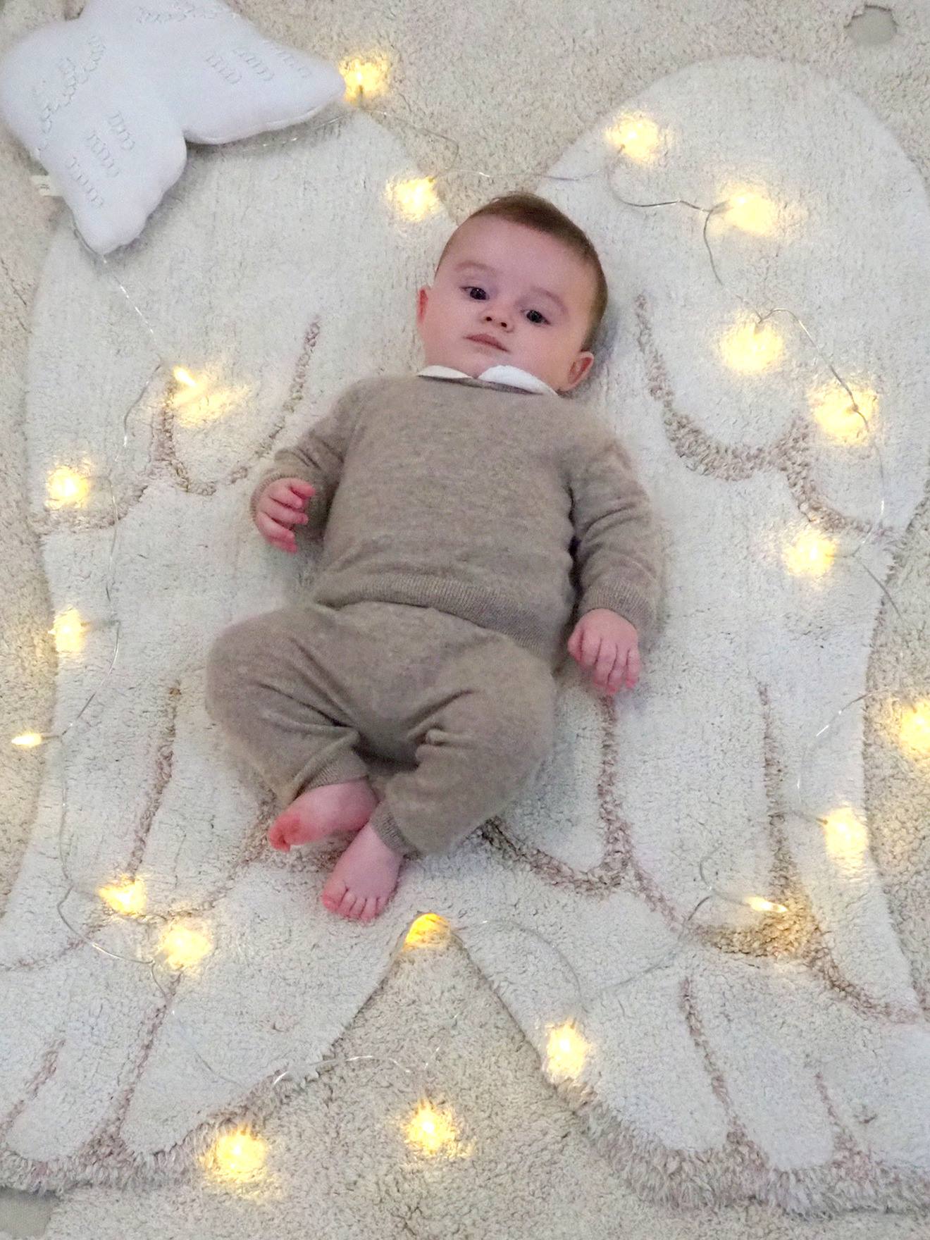 Kinderzimmer Teppich MINI ENGELSFLÜGEL LORENA CANALS von Lorena Canals