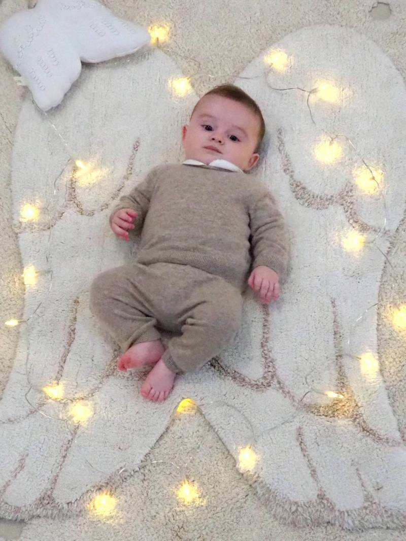 Kinderzimmer Teppich MINI ENGELSFLÜGEL LORENA CANALS von Lorena Canals