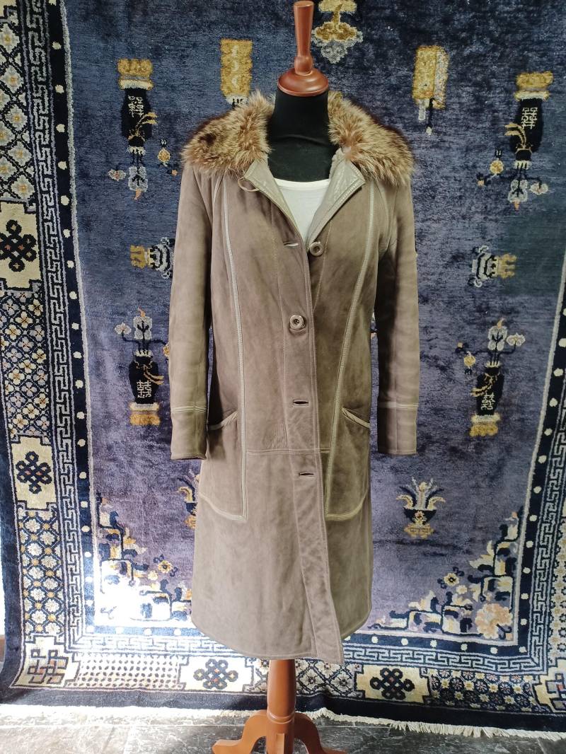 Grauer Alcodin Lammfell Mantel Für Frauen Grauer Alcodin Lammfell Mantel Für Frauen von LorenzoWorld