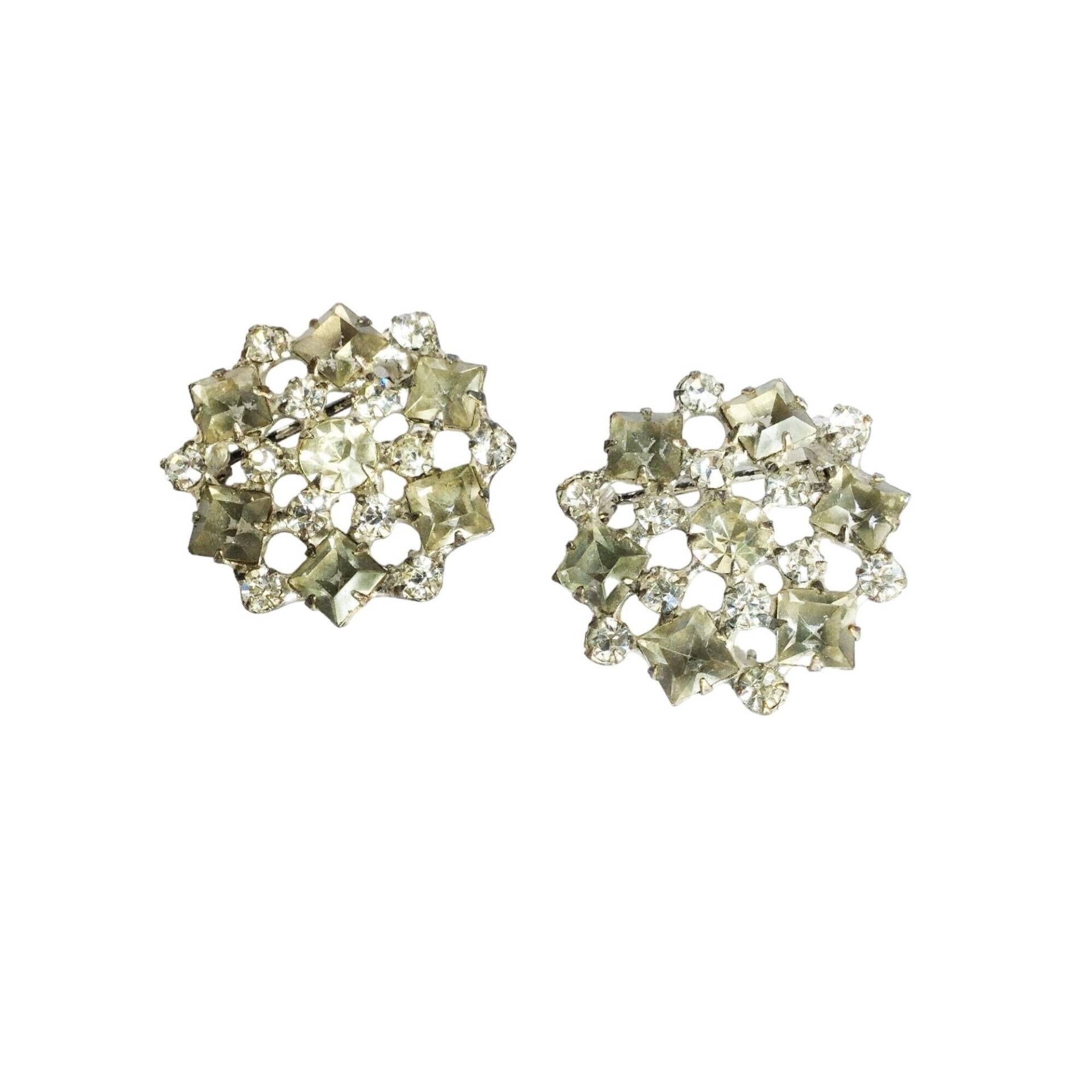 Vintage Strass Pins Set Von Zwei Silberfarbenen Mit Klaren Und Rauchigen Steinen Vintage Strass Pins Set Von Zwei Silberfarbenen Mit Klaren Und Rauchigen Steinen von LorenzosVintage