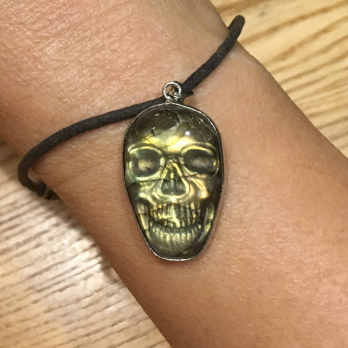 Gelber Labradorit Totenkopf Anhänger Gelber Labradorit Totenkopf Anhänger von LoriJoyDesigns