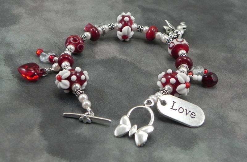 Lampwork Perle Und Sterling Silber Valentine Armband, Rot, Cherub, Schmetterling, Liebe Lampwork Perle Und Sterling Silber Valentine Armband, Rot, Cherub, Schmetterling, Liebe von LorisGlassworks