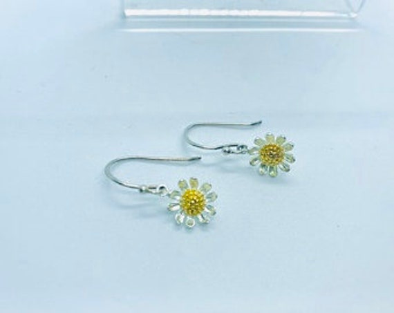 Brautjungfer Geschenk, Beste Freundin Ohrringe, Schmuck, Silberne Blume, Gänseblümchen, Weihnachtsgeschenke, Weihnachtsgeschenk von LornaGreenTiaras