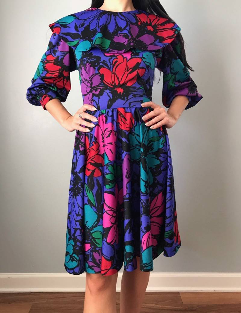 70Er Blumenkleid | Polyester Flower Power Kragenkleid von LosGitanosVintage