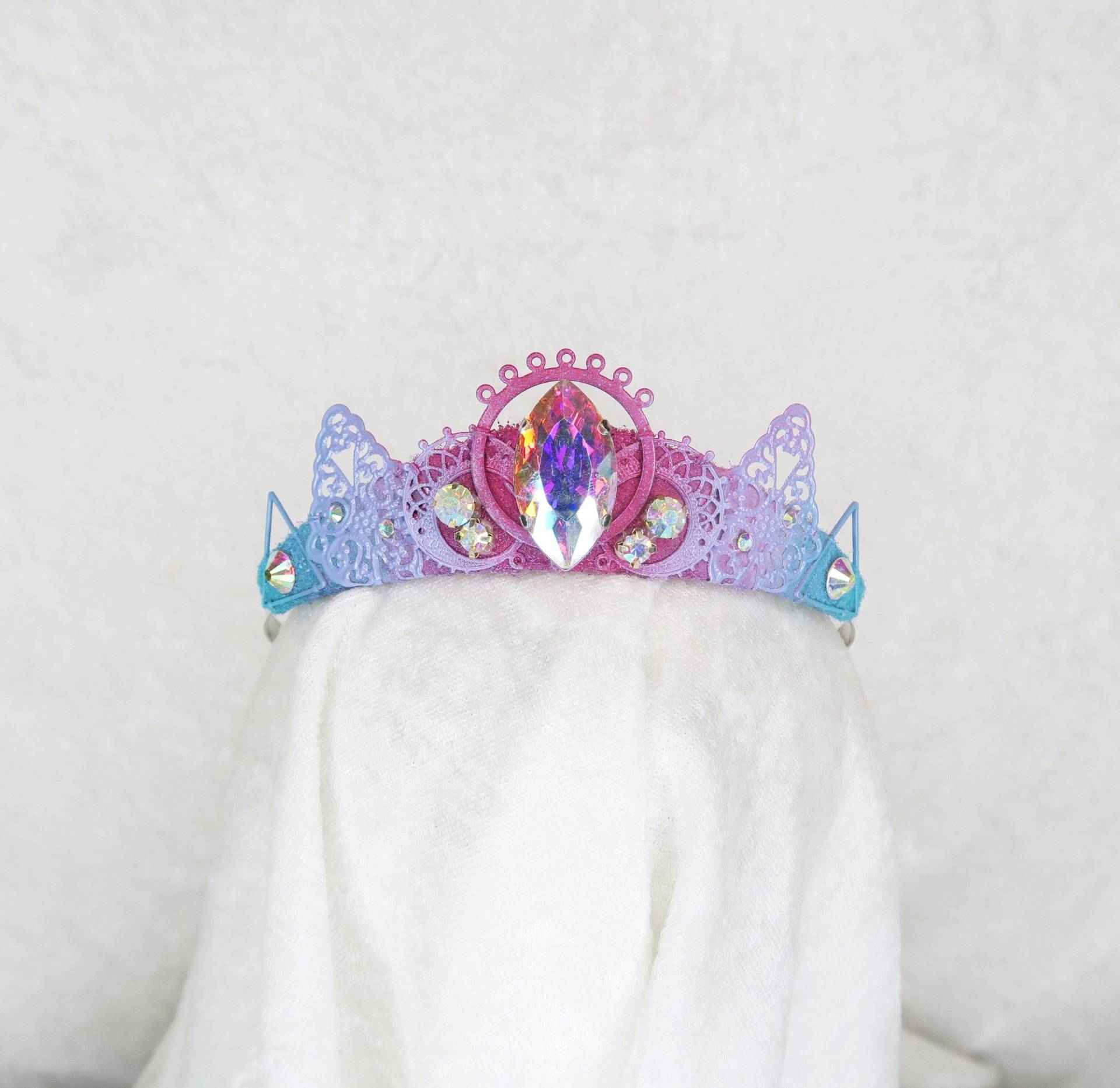 Candy Rainbow Edelstein Tiara - Petrol, Lila Und Pink von Loschy