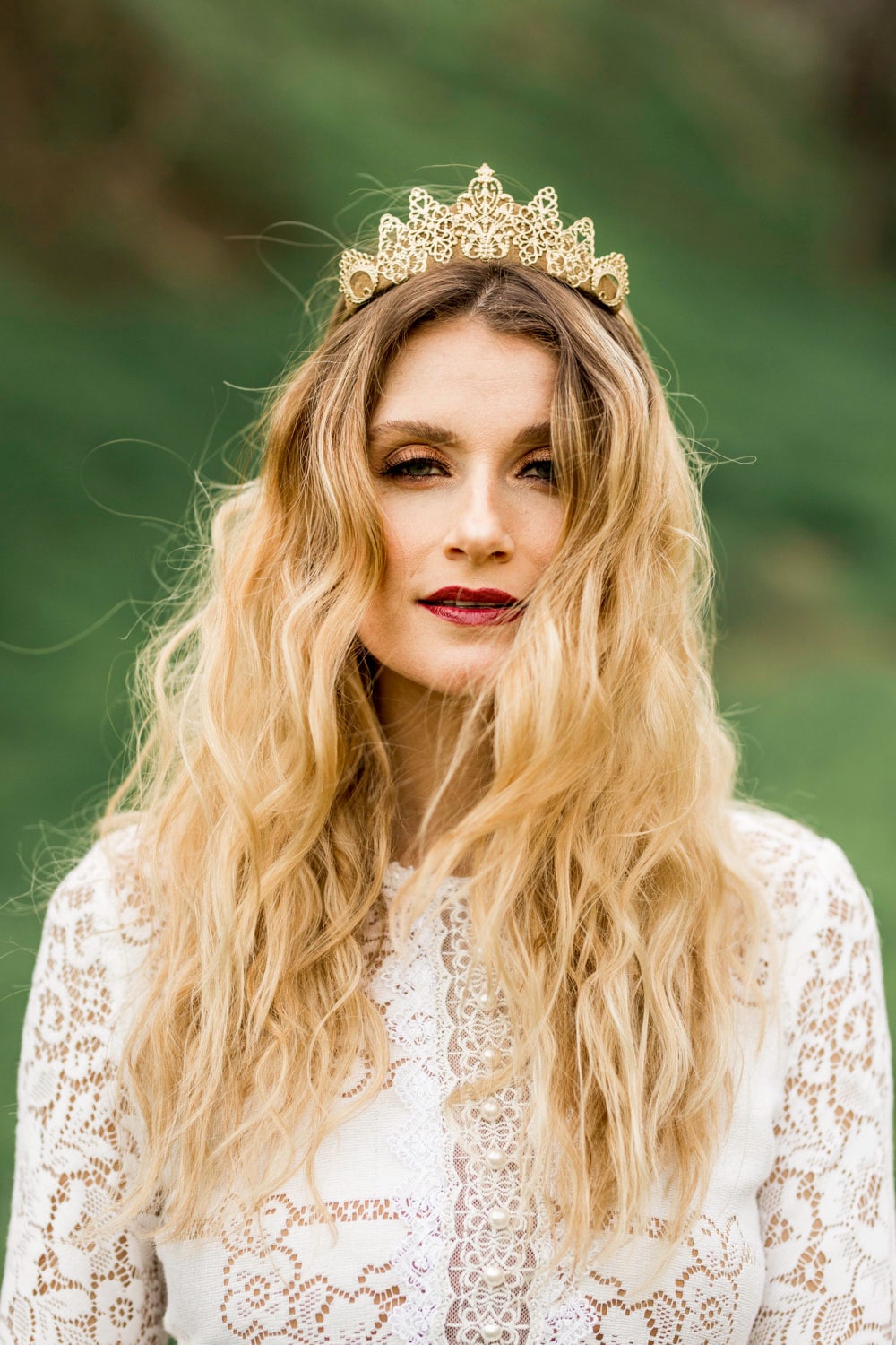 Gold Filigree Tiara - Handgefertigte Krone von Loschy