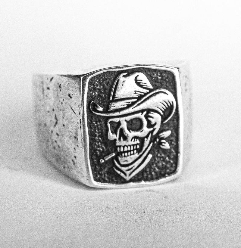 Cowboy Skull Siegelring Handgemachtes Oxidiertes Sterling Silber, Westlicher Schmuck Cowboy Skull Siegelring Handgemachtes Oxidiertes Sterling Silber, Westlicher Schmuck von LostAmigo