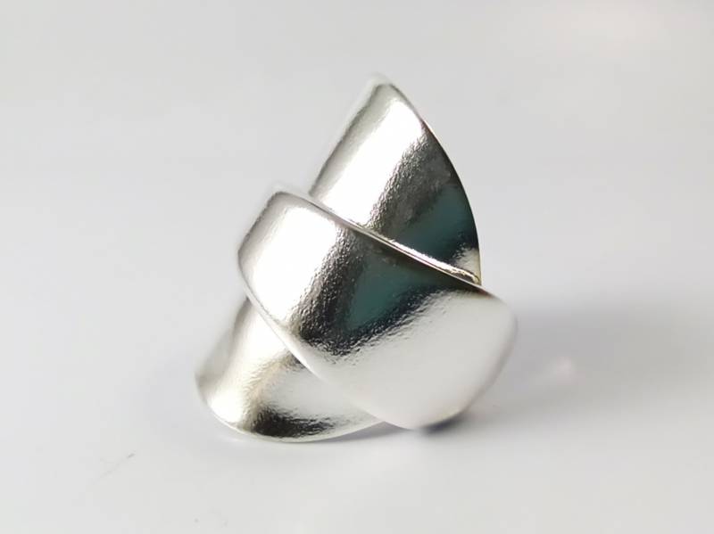 Löffel Ring, Silber Schmuck, Breiter Boho Chunky Schmuck Geschenk, Mann Ausgefallener Unisex Ring von LostAndForged