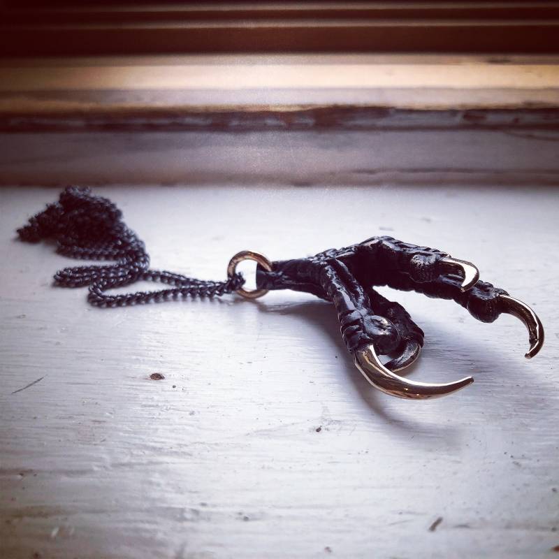 Krähenkralle Halskette - Bronze Schwarz Anhänger Vogel Fuß von LostApostle