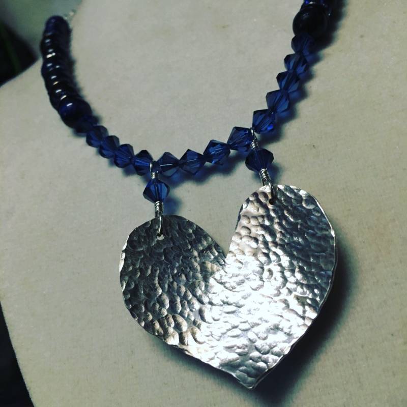 Sterling Handgeschmiedete Herz Halskette Blau Tigerauge Erklärung Handgefertigten Schmuck Swarovski Kristalle Western Style Ich Bin Es Wert Sterling Handgeschmiedete Herz Halskette Blau Tigerauge Erklärung Handgefertigten Schmuck Swarovski Kristalle Western Style Ich Bin Es Wert von LostCoastArts