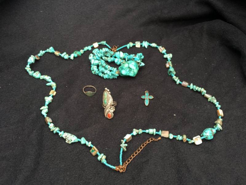 Assorted Türkis Schmuck Halsketten, Armband Und Silber Ringe, & Kreuz Assorted Türkis Schmuck Halsketten, Armband Und Silber Ringe, & Kreuz von LostHiddenTreasures
