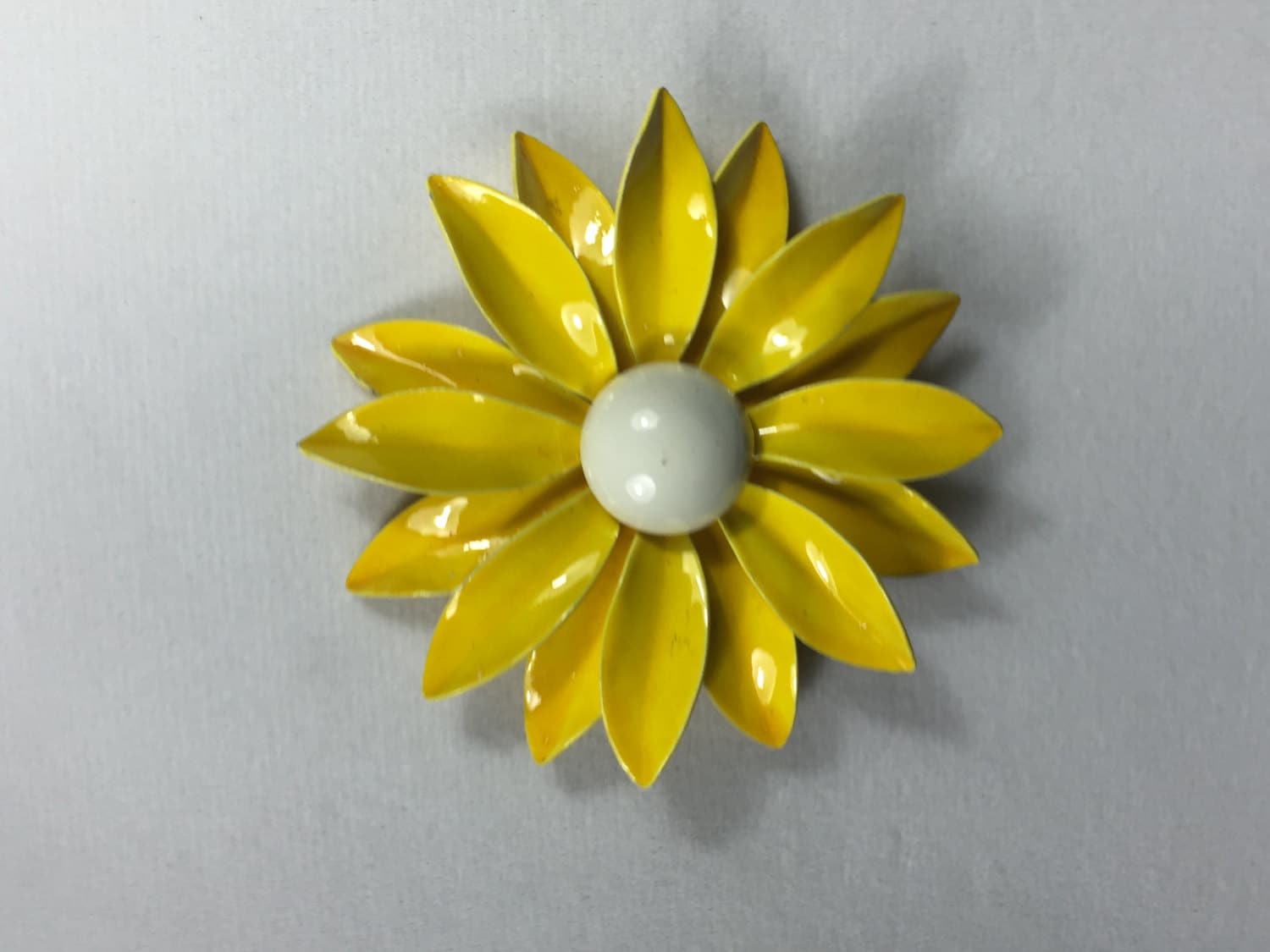Emmons Vintage Signierte 1960Er Jahre Daisy Flower Brosche Emmons Vintage Signierte 1960Er Jahre Daisy Flower Brosche von LostHiddenTreasures