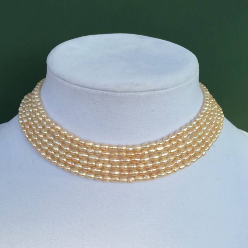 Halsband Mit Sechs Ovalen Faux-Perlen in Rosa, Goldfarbe Halsband Mit Sechs Ovalen Faux-Perlen in Rosa, Goldfarbe von LostHiddenTreasures