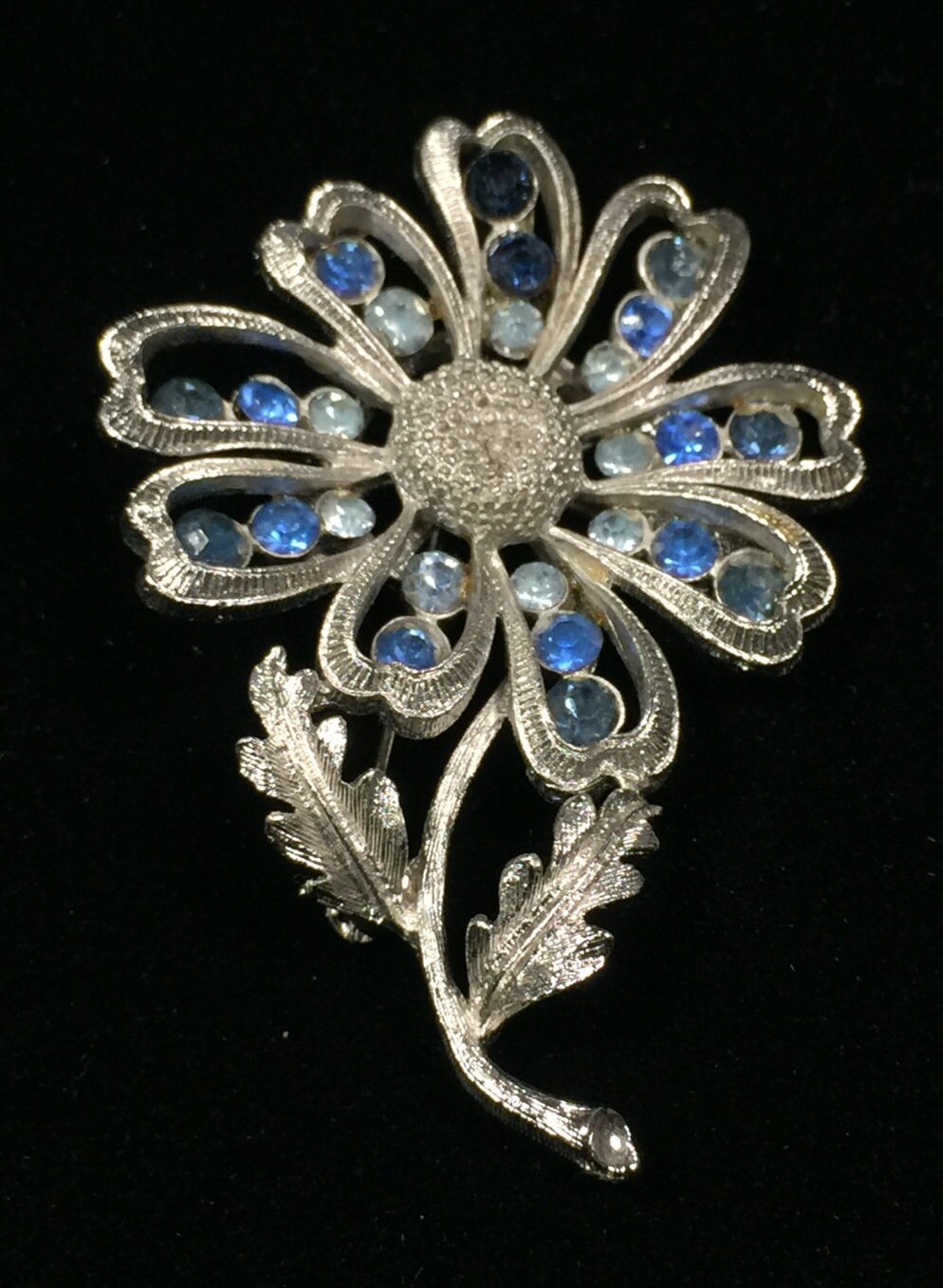 Vintage Coro Multi Blau Strass Blütenblätter Silber Ton Brosche Pin Vintage Coro Multi Blau Strass Blütenblätter Silber Ton Brosche Pin von LostHiddenTreasures