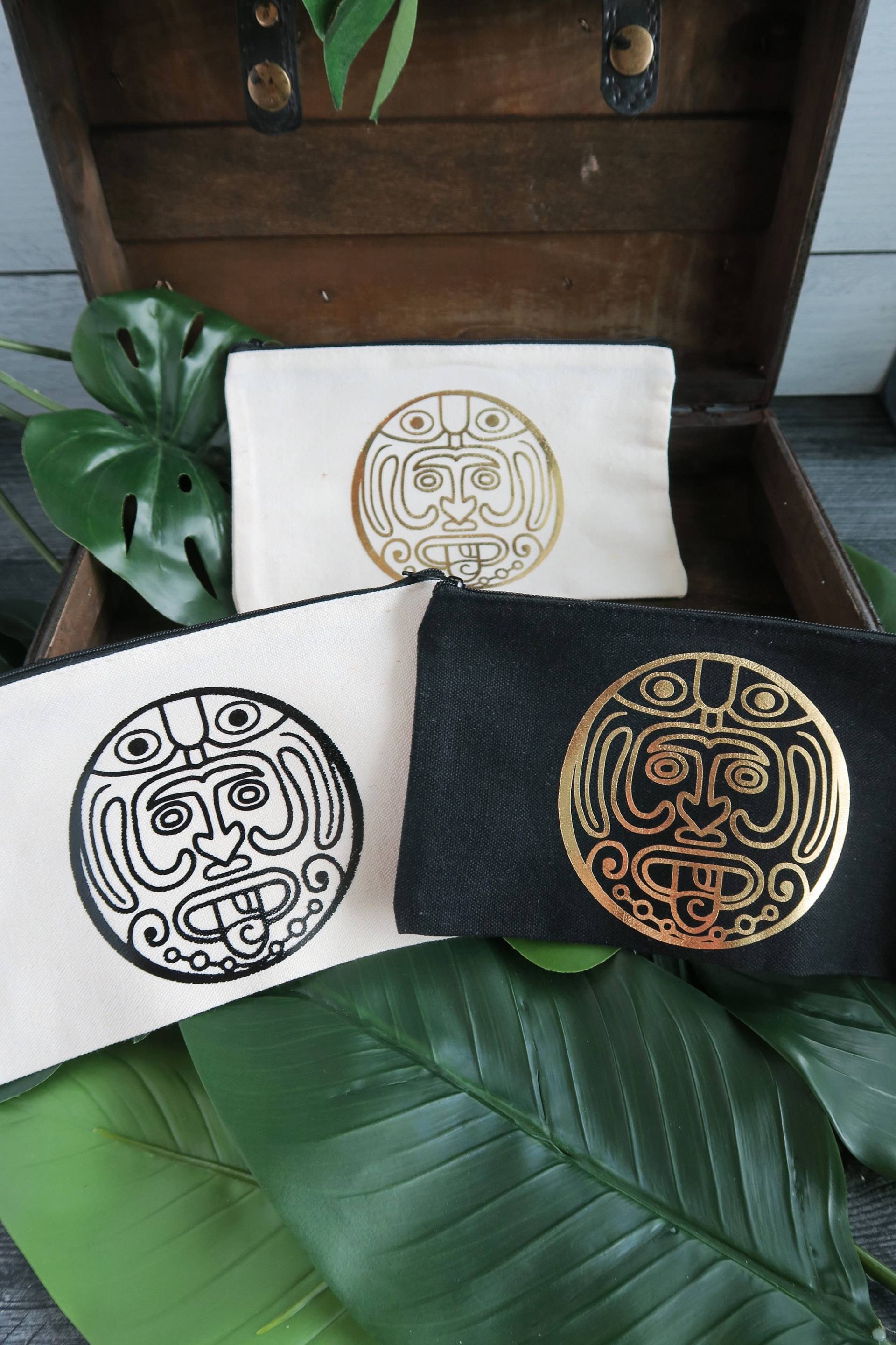 Mayan Calander Face Travel Bag - Federmäppchen, Schminktasche, Geschenktasche von LostSafari