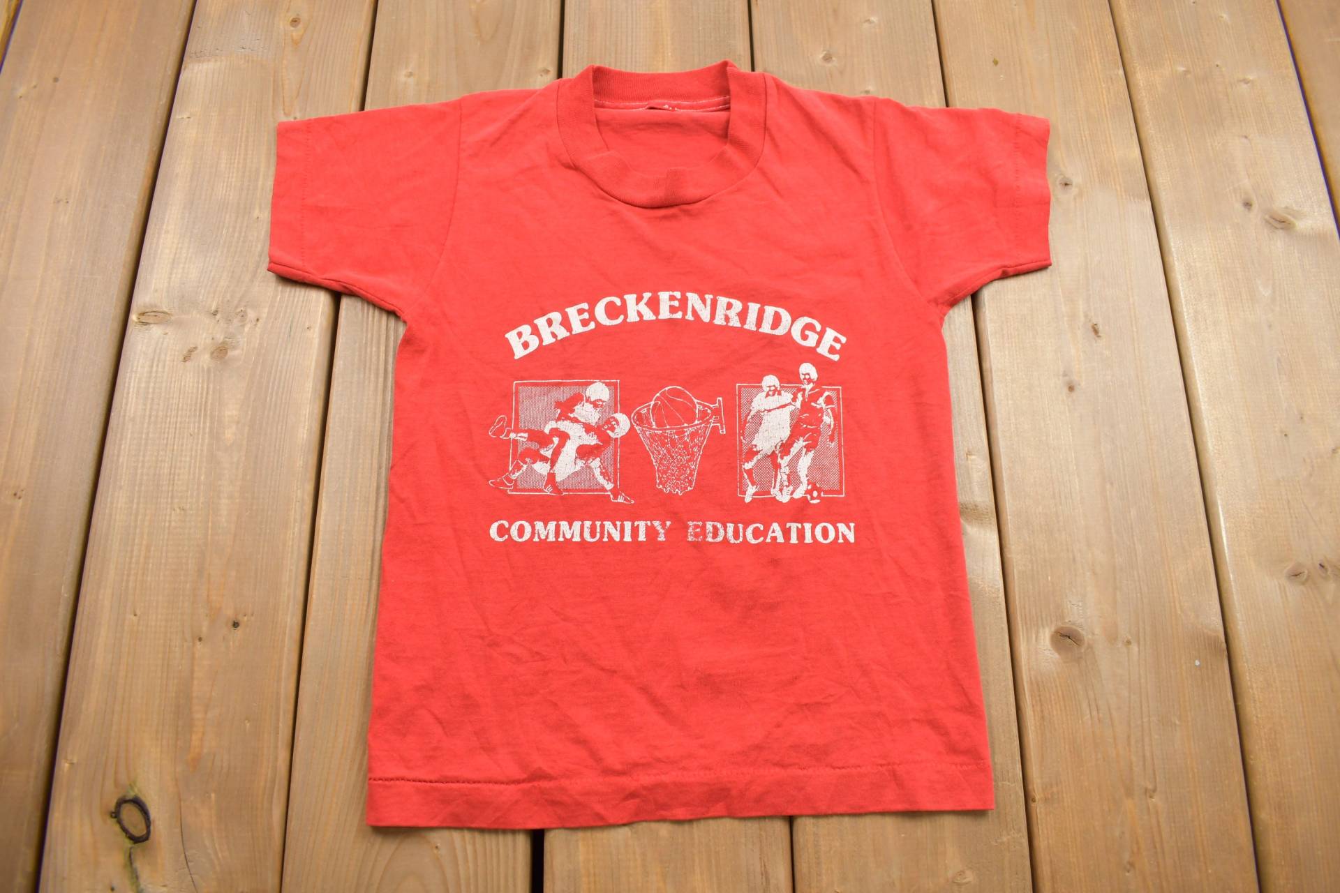 True Vintage 1970S Breckenridge Community Training Grafik-T-Shirt/Vintage-T-Shirt Seltenes Single Stitch Made in Usa von Lostboysvintage