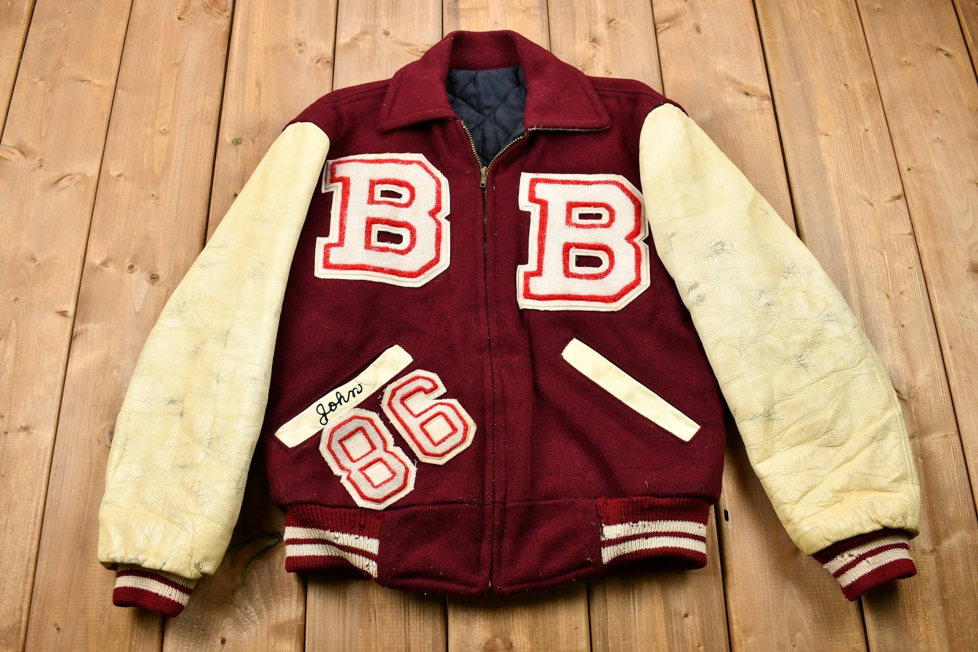 Vintage 1950Er Jahre Distressed Benet Academy Letterman Varsity Jacke, True Vintage, John, Logan Knitting Mills, Made in Usa, Bomber von Lostboysvintage