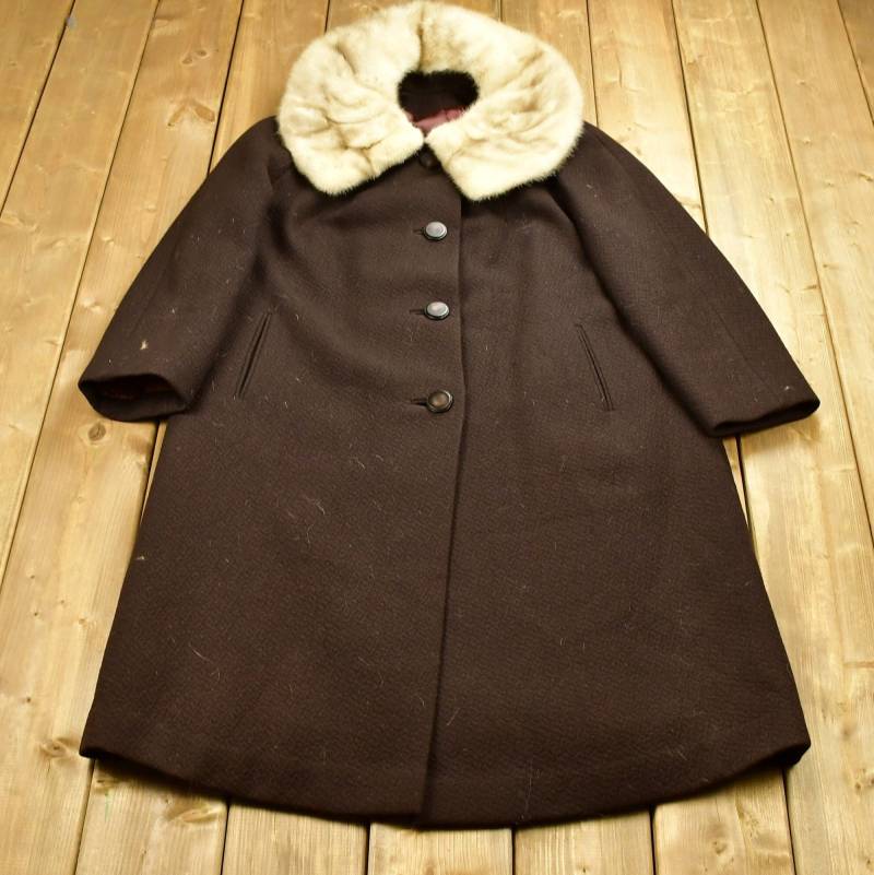 Vintage 1960 A Saltaire Stoff Nerz Pelzkragen Mantel/Winter Oberbekleidung Streetwear Mode Volle Länge Union Made in England von Lostboysvintage