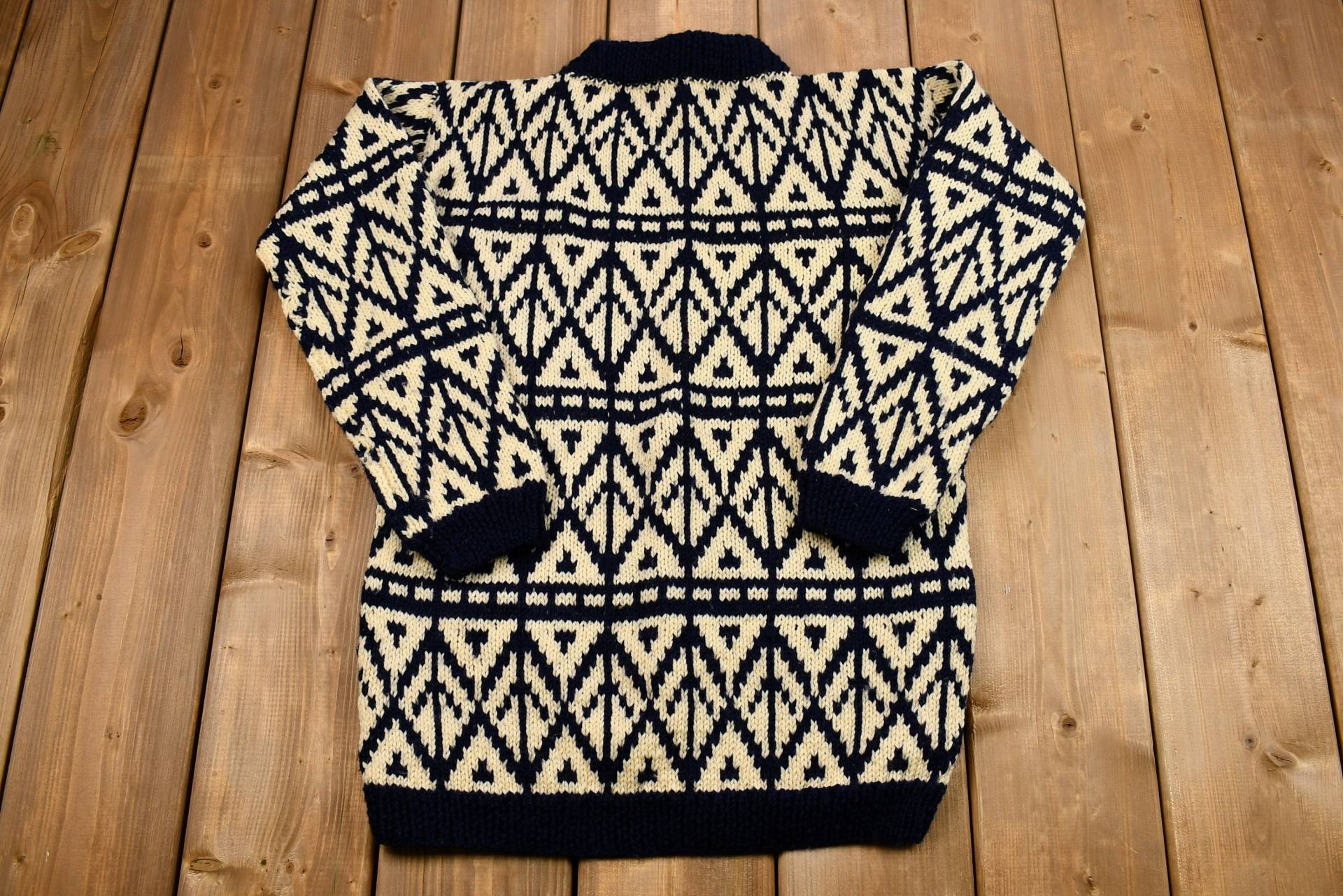 Vintage 1960Er Jahre Abstrakter Handgestrickter Mock-Neck-Pullover/Echter Lässige Winterkleidung Pullover Mit Rundhalsausschnitt Cooler Musterdruck von Lostboysvintage