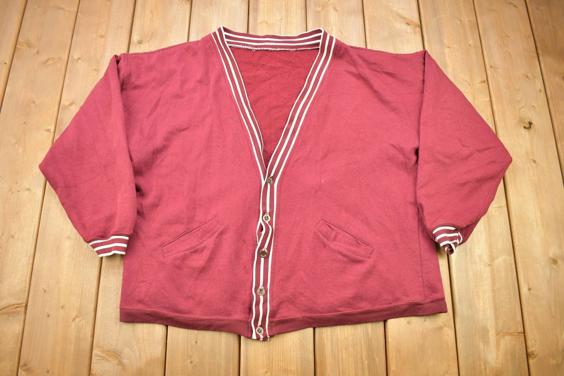 Vintage 1960S Blank Cardigan Sweater/Button Up True Burgund Made in Usa von Lostboysvintage