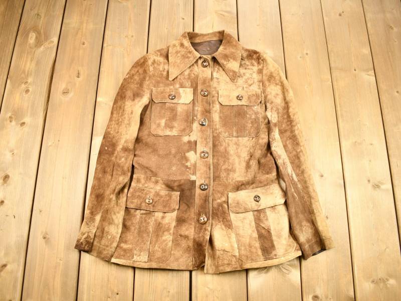 Vintage 1970Er Jahre Wildleder Hemd/Durchgeknöpft Leder Abgenutzte Knopfleiste Braunes Wildledermantel von Lostboysvintage