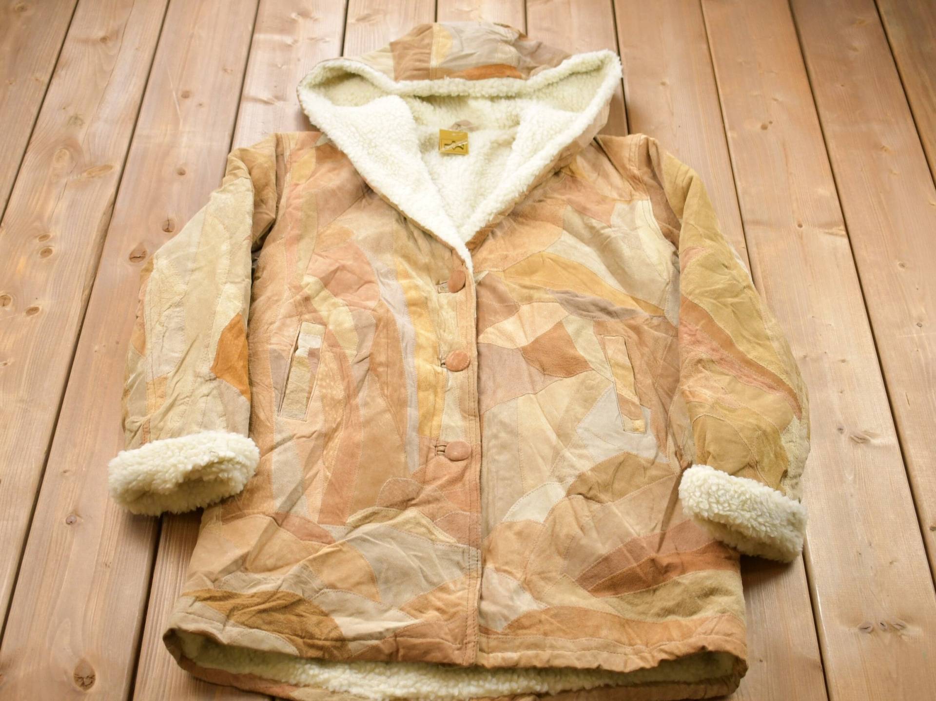 Vintage 1980Er Jahre Patchwork Shearling Kapuzenjacke/Knöpfbare Winteroberbekleidung Streetwear Pelzjacke Wildleder England von Lostboysvintage