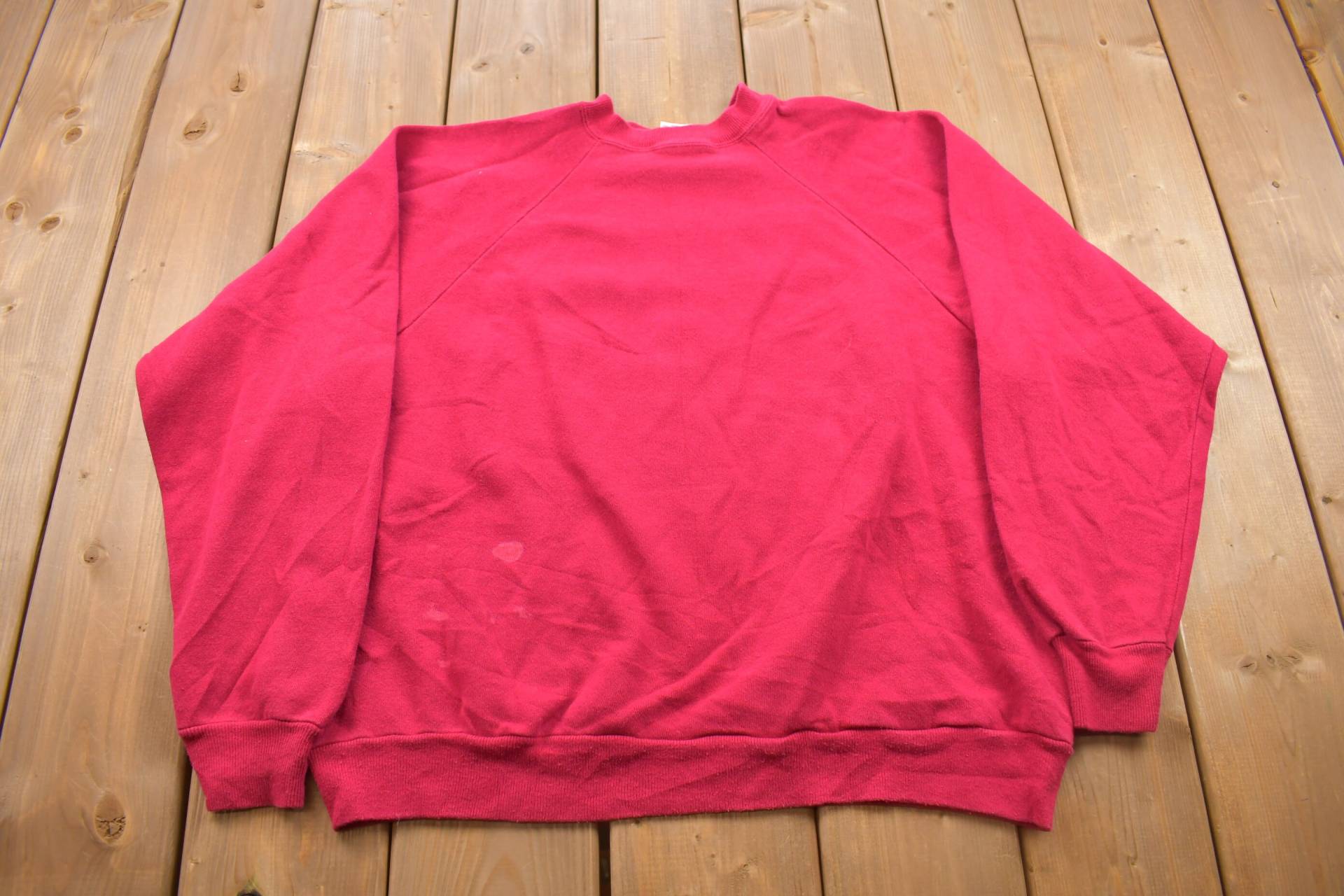 Vintage 1980S Hanes Blank Raglan Sweatshirt Mit Rundhalsausschnitt/Frauen Basic Streetwear 80S Vintage 1980S Hanes Blank Raglan Sweatshirt Mit Rundhalsausschnitt/Frauen Basic Streetwear 80S von Lostboysvintage