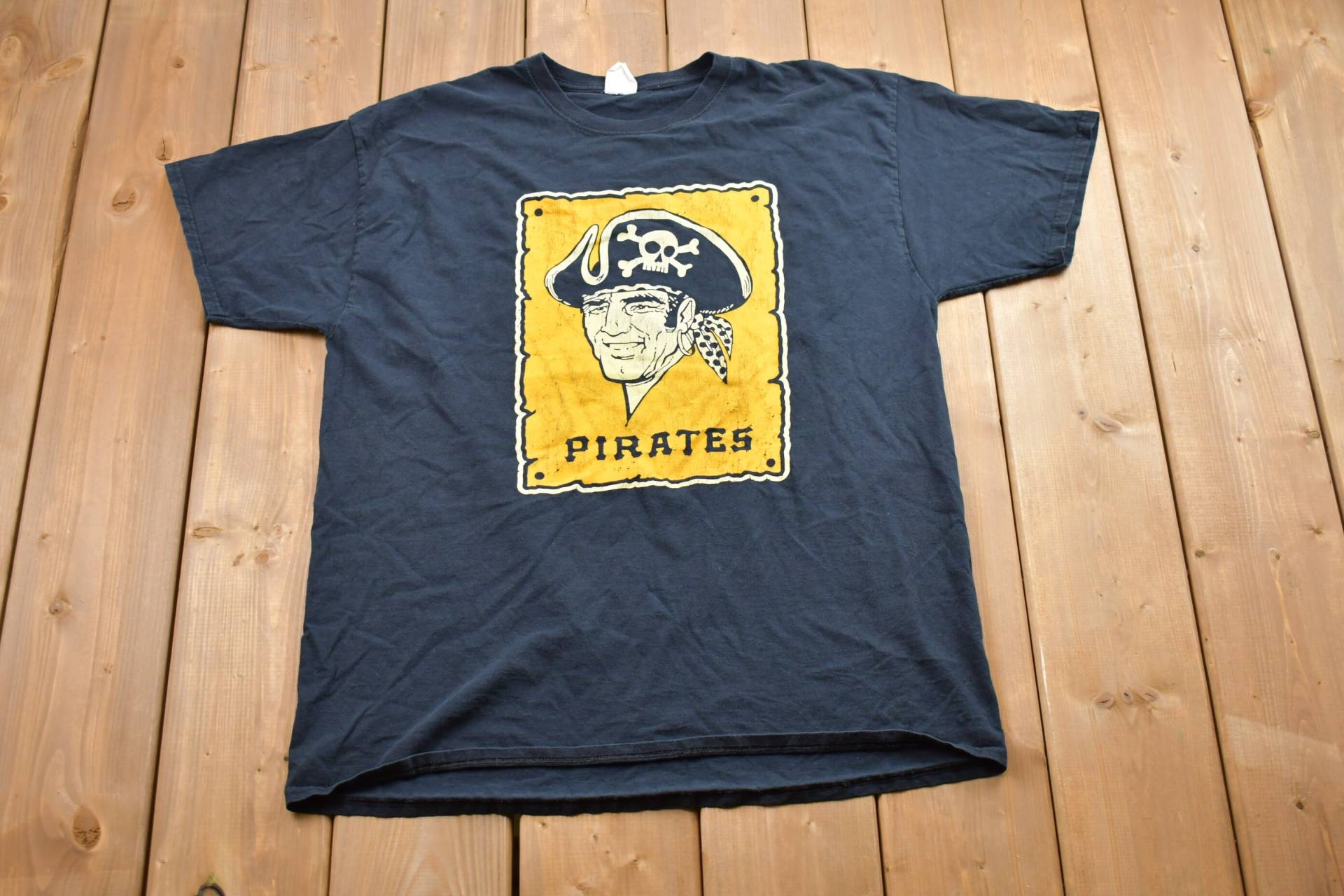 Vintage 1980Er Pirates Mlb T-Shirt/Grafik 80Er 90Er Jahre Streetwear Retro Style Single Stitch Made in Usa Baseball von Lostboysvintage