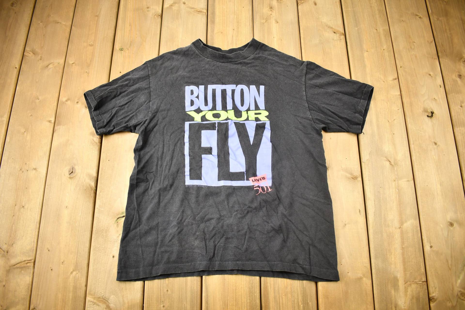 Vintage 1990 Levi's "Button Your Fly" T-Shirt/Streetwear Retro Style Single Stitch Made in Usa Levis von Lostboysvintage