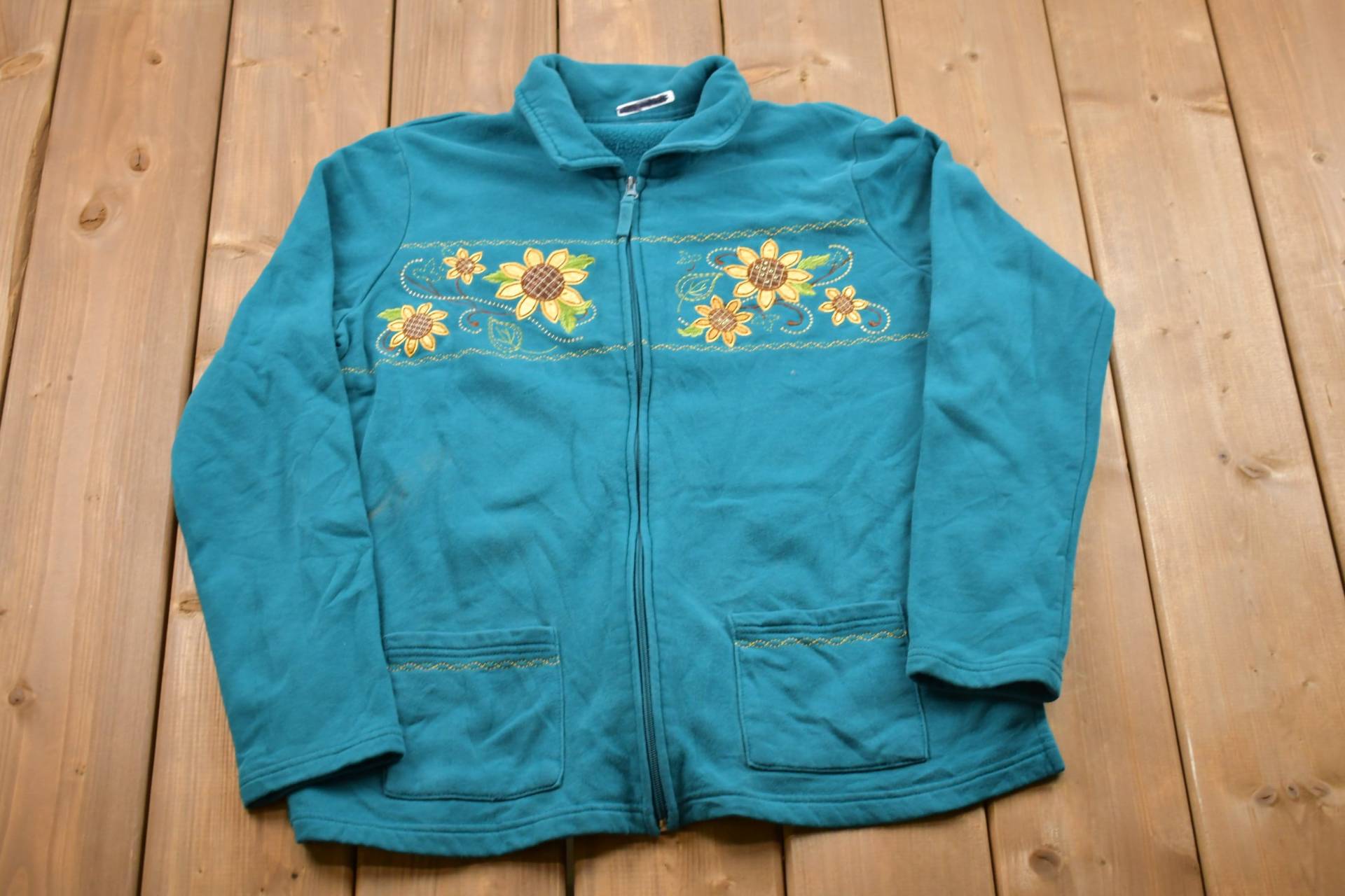 Vintage 1990Er Jahre Floral Bestickter Fleecepullover/Sportbekleidung 90Er Full Zip Fleece Streetwear Athleisure Wandern Blumenmuster von Lostboysvintage
