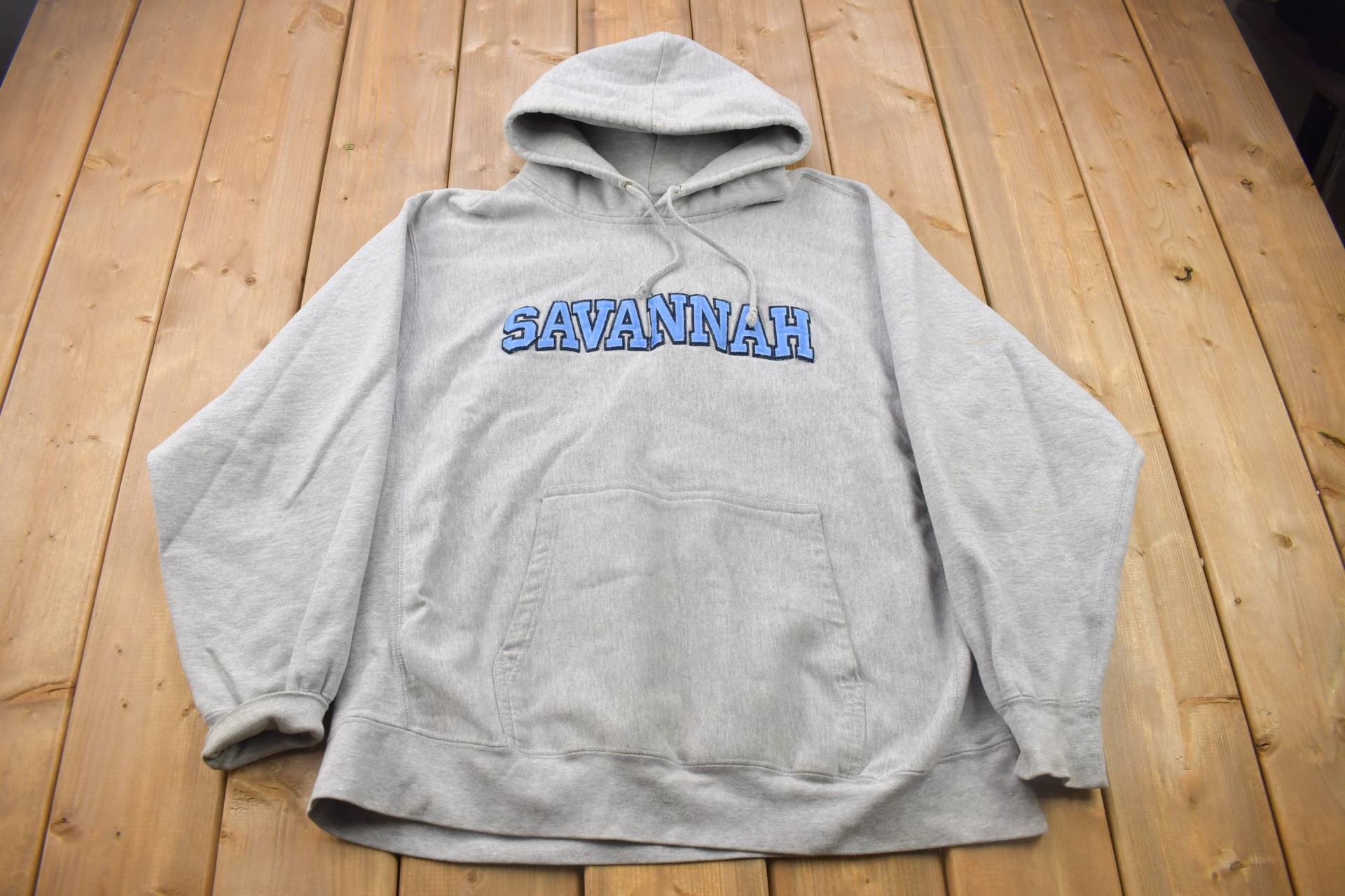 Vintage 1990Er Mv Sport Savannah Collegiate Grafik Hoodie/90Er Jahre Pullover Farbblock Sportbekleidung von Lostboysvintage