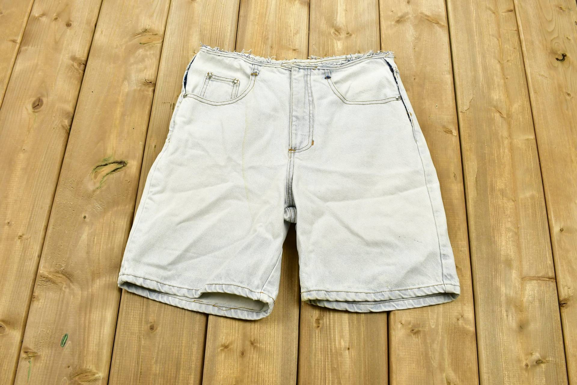 Vintage 1990Er Low Waisted Custom Damen Jeans Shorts Größe 30 Taille/90Er Streetwear Denim Sommermode Jorts von Lostboysvintage