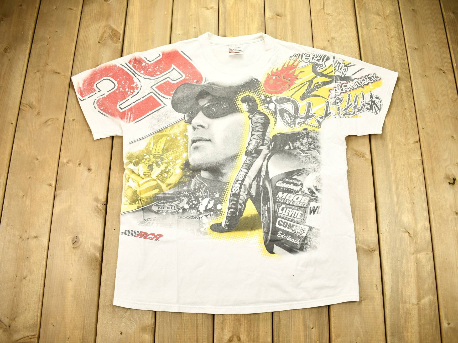 Vintage 1990Er Jahre Schüttekevin Harvick Nascar All Over Print T-Shirt/Chase Autentic /Nascar Racing/ 90S Streetwear/ Athleisure/ Sportbekleidung von Lostboysvintage